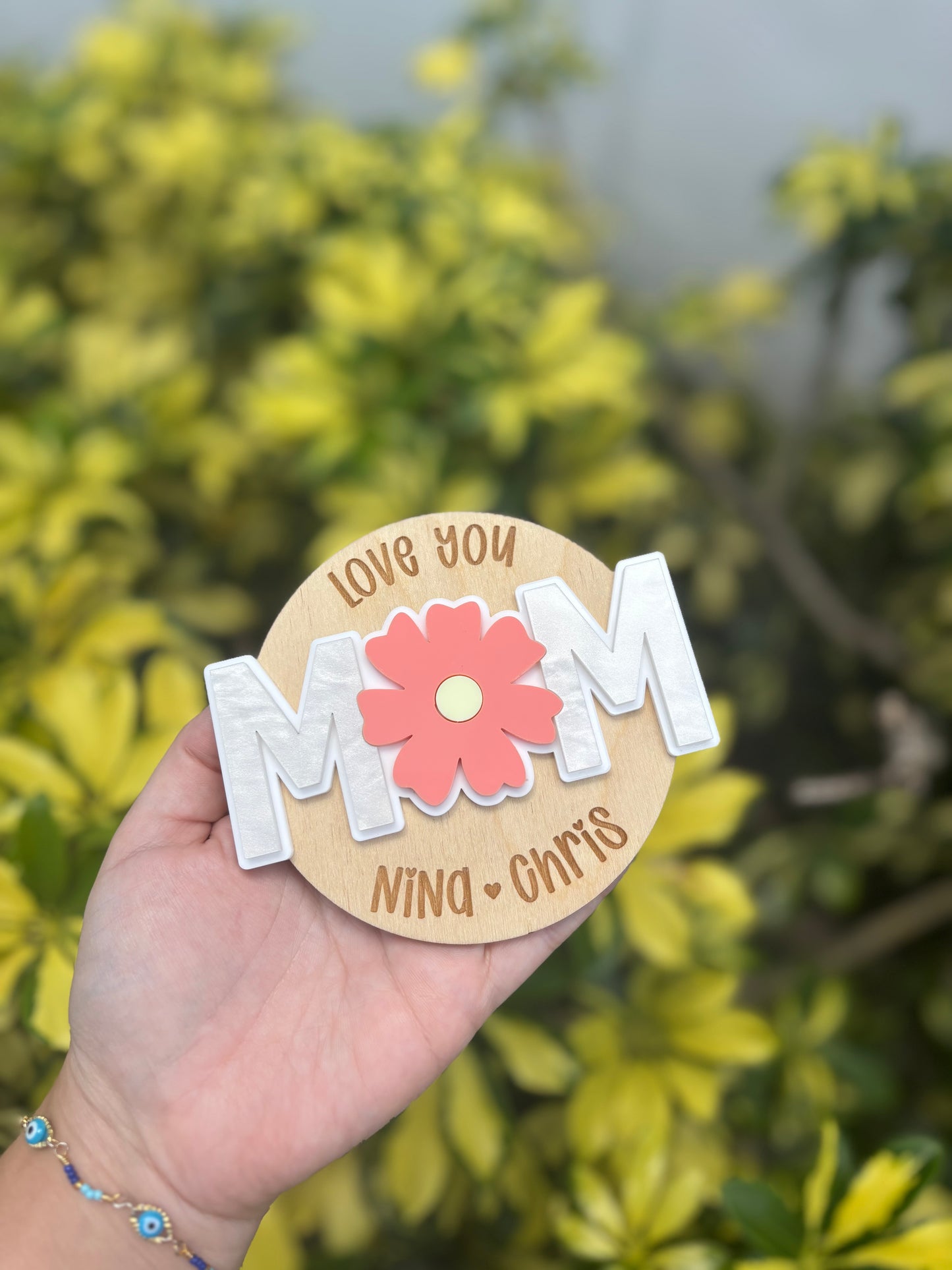 Mom floral magnet