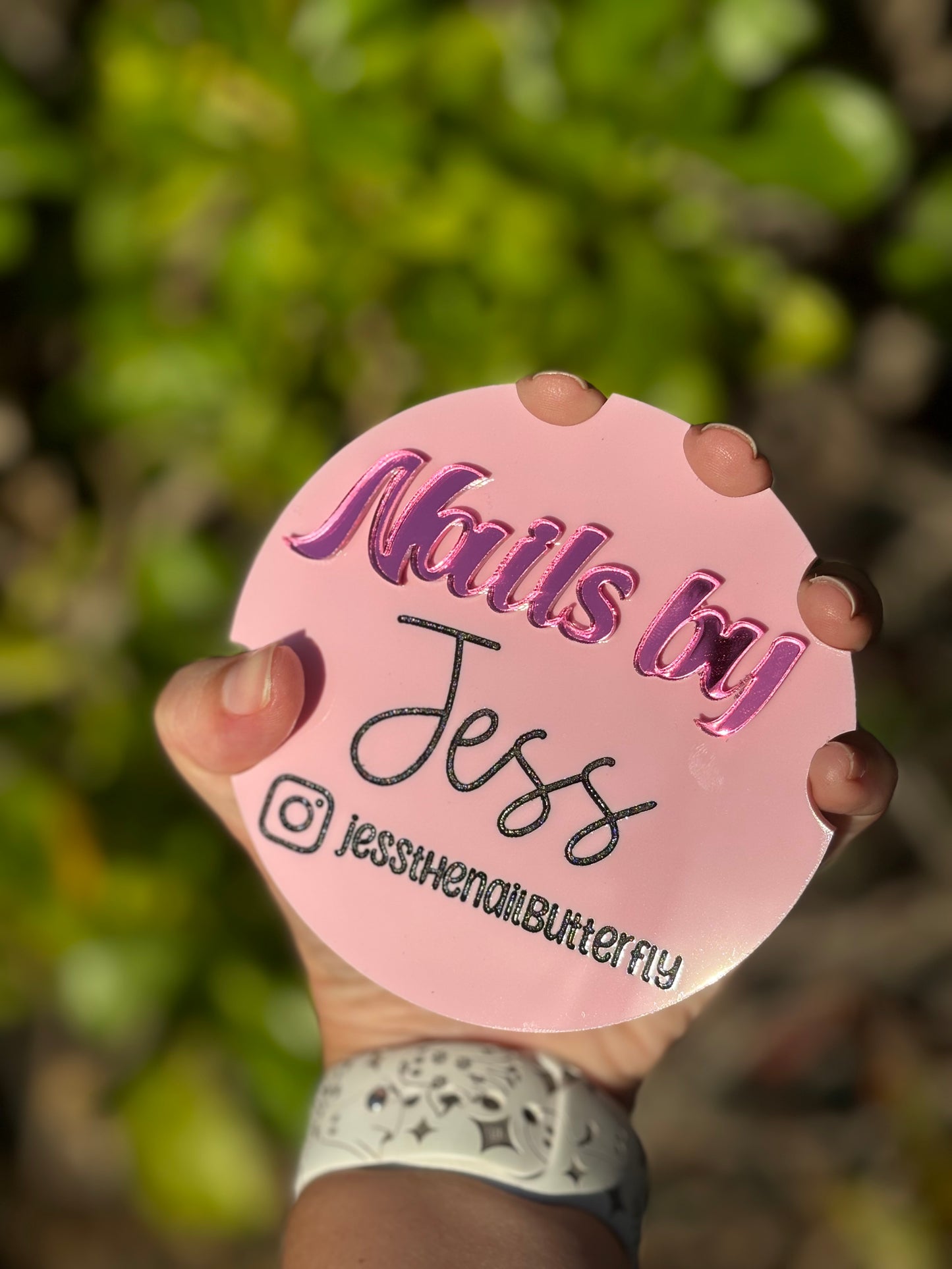 Nailfie prop, acrylic nail prop