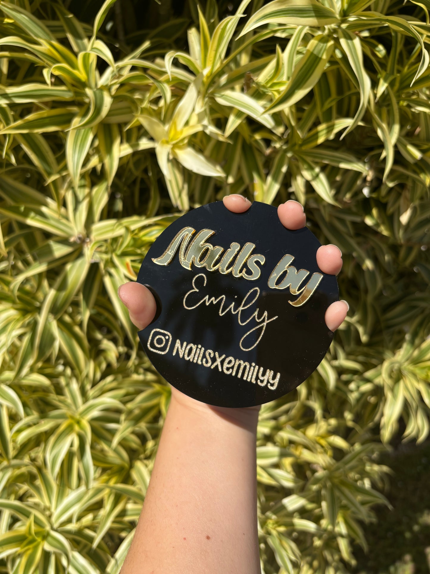 Nailfie prop, acrylic nail prop