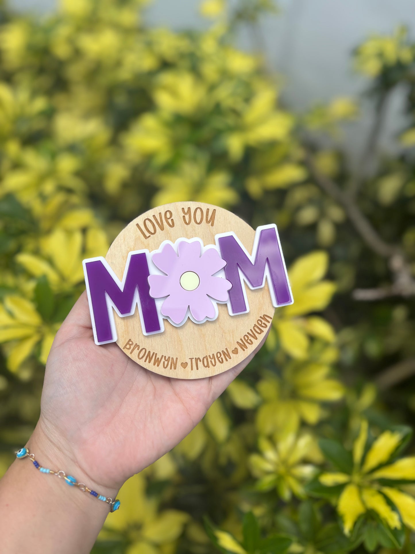 Mom floral magnet