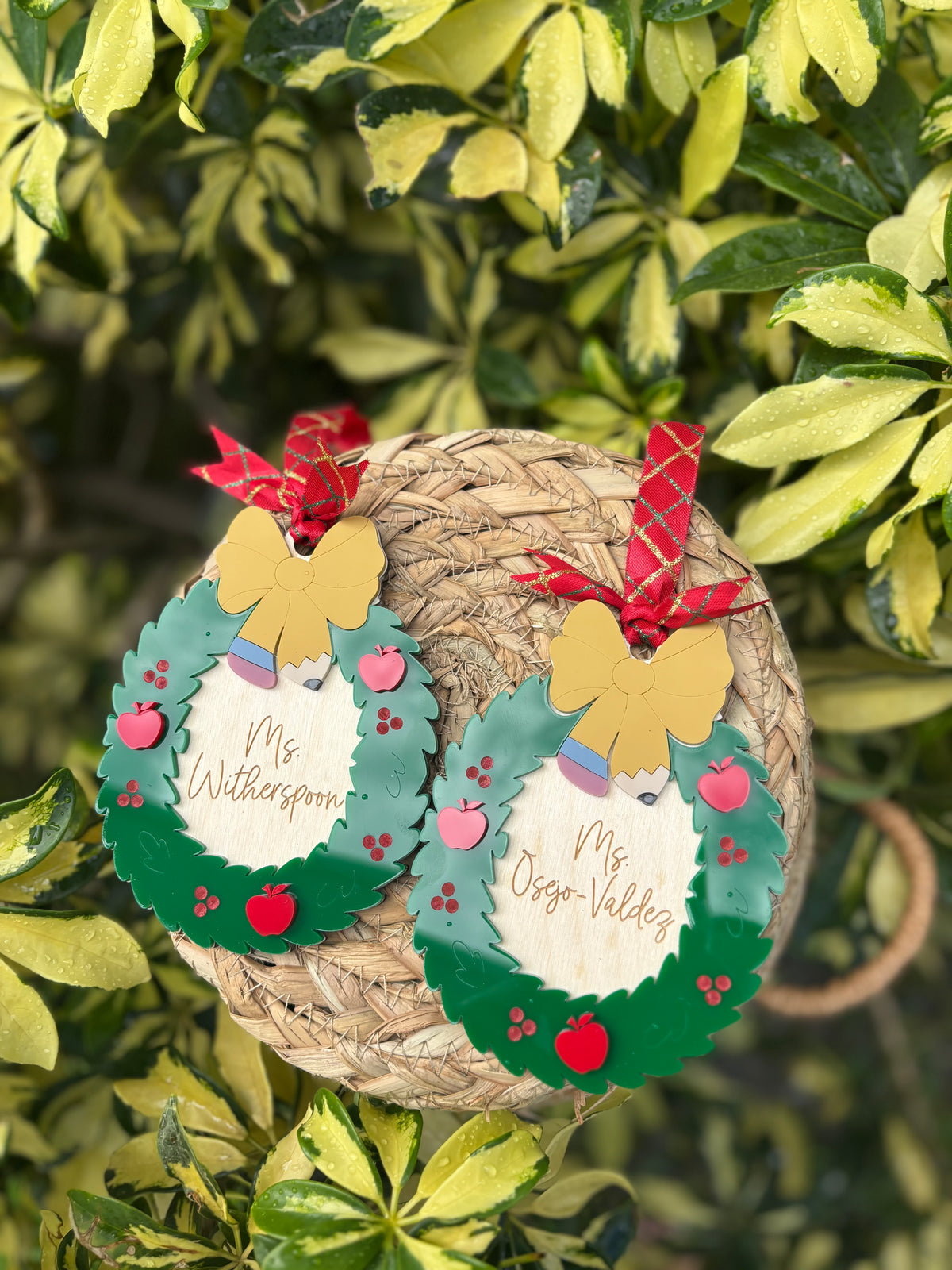 Teacher ornament - wreath with pencil bow