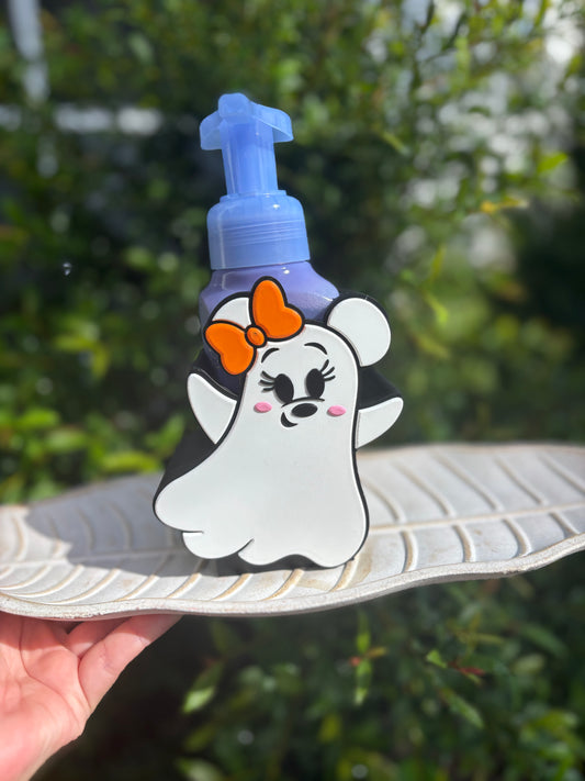Spooky mouse soap holder