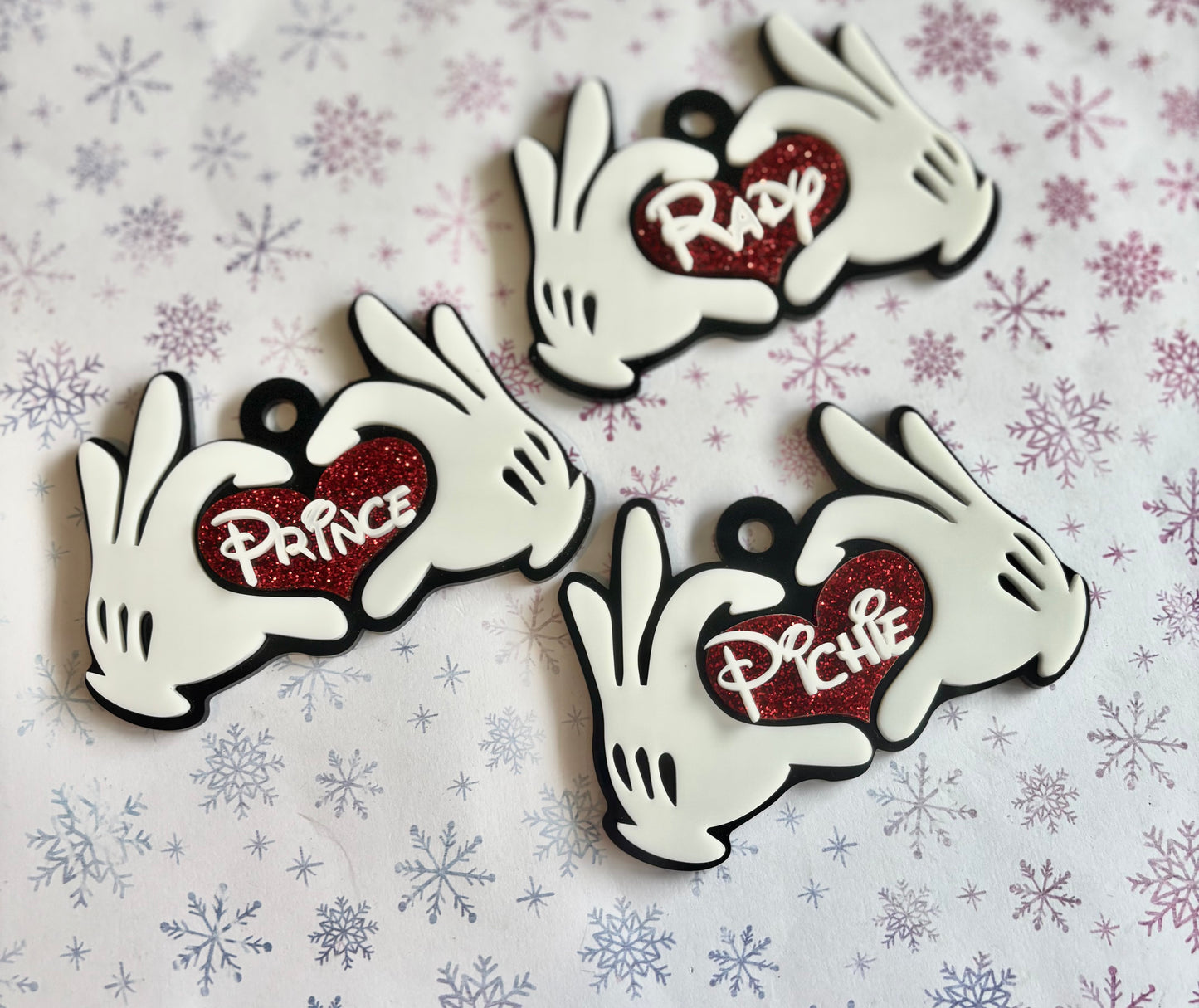 Heart mouse hands ornament