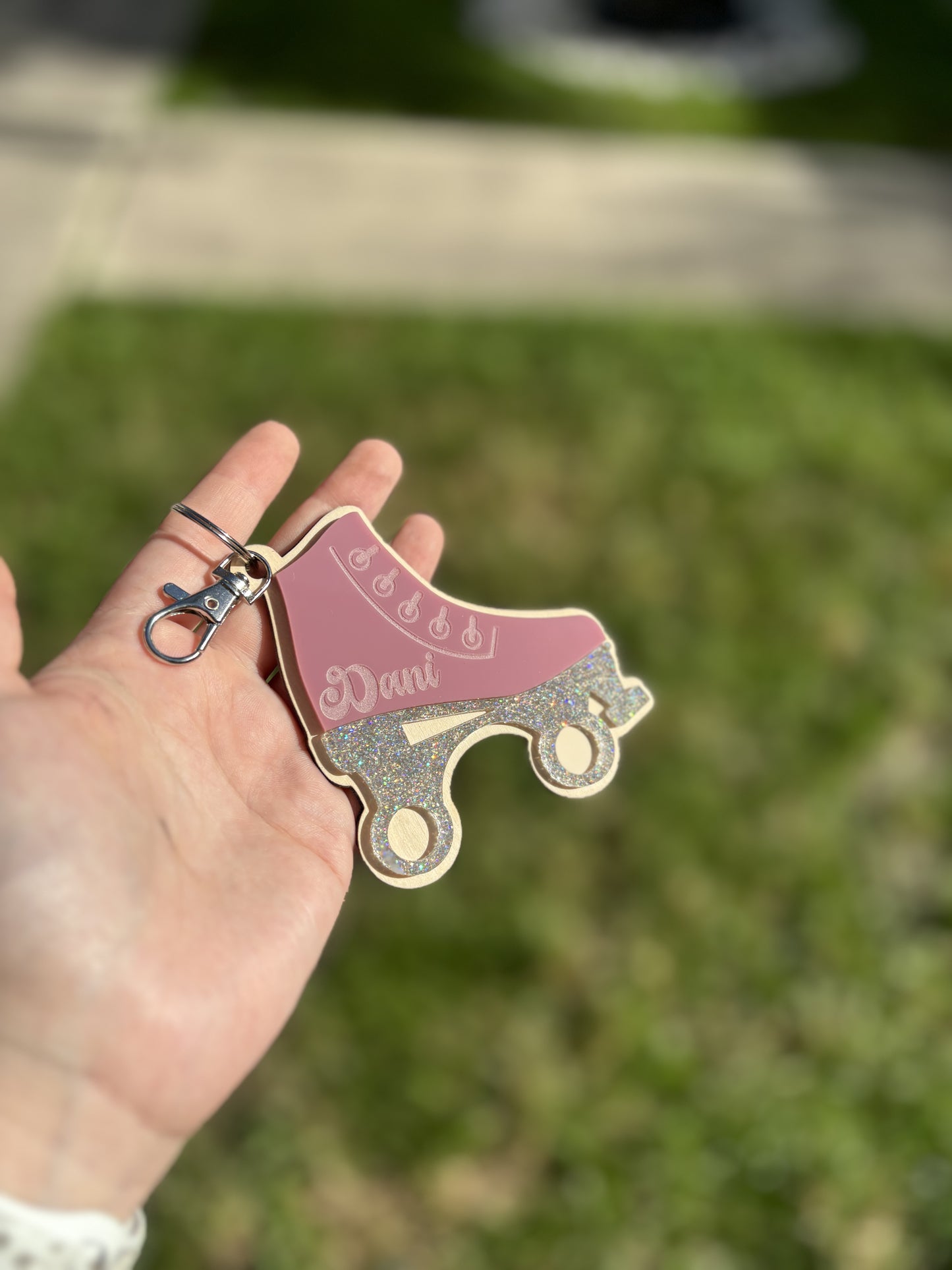 Skate keychain | Roller Skate keychain | Personalized Name Tag | Back to School tag| backpack Keychain | Bogg Bag Charm | Backpack Name Tag