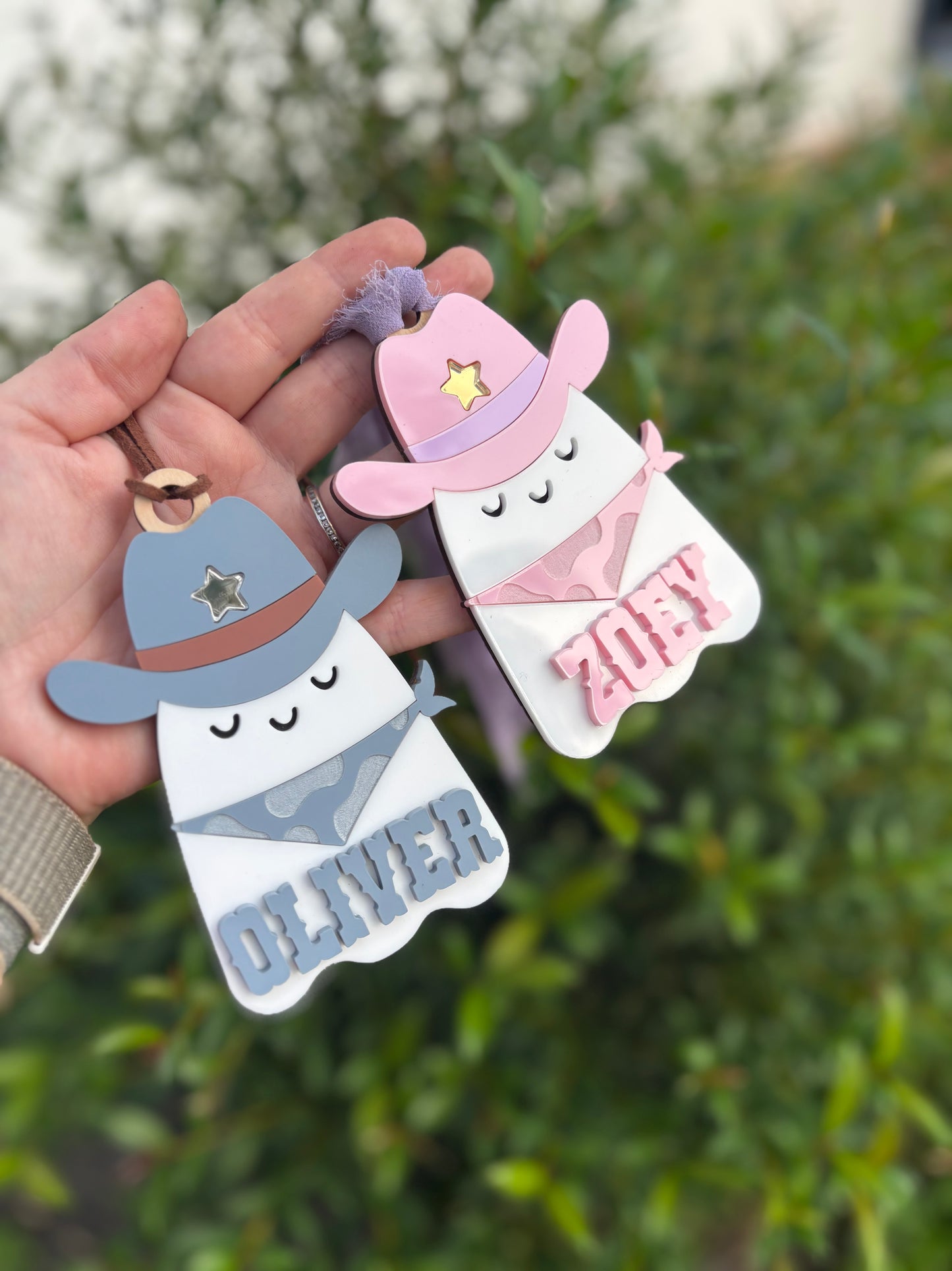 Cowgirl Ghost tag, Cowboy ghost tag