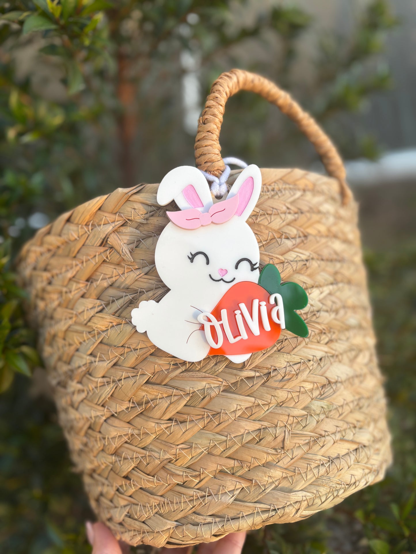 Easter bunny tag with carrot