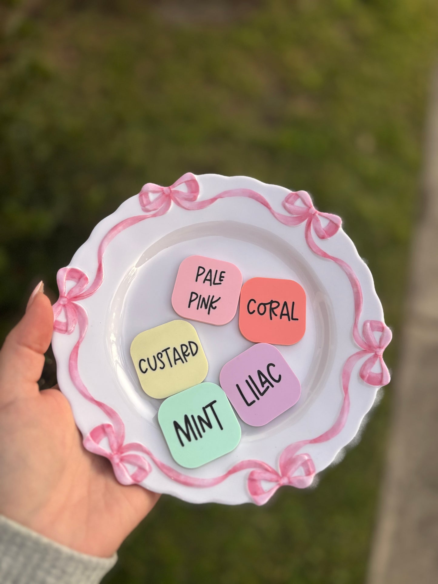 Easter bunny tag with carrot