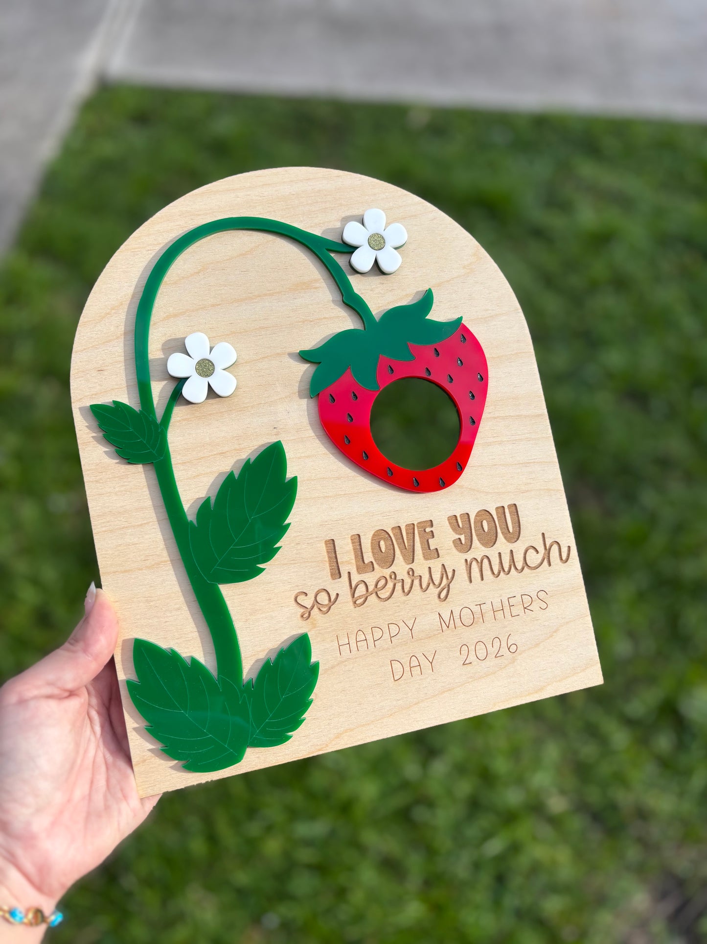 Mother's Day plaque- We love you Berry much